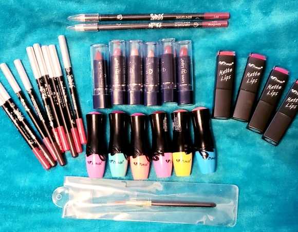 ****SOLD****          AMUSE Lipsticks & Splash Lipliners Bundle - Picture 12 of 12